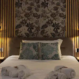 villa-the-napolitaner-single.hotels-amalfi.com/