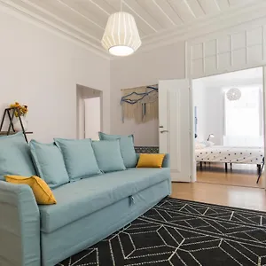 https://blue-tiles-in-city-center.hotels-lisbon-portugal.com
